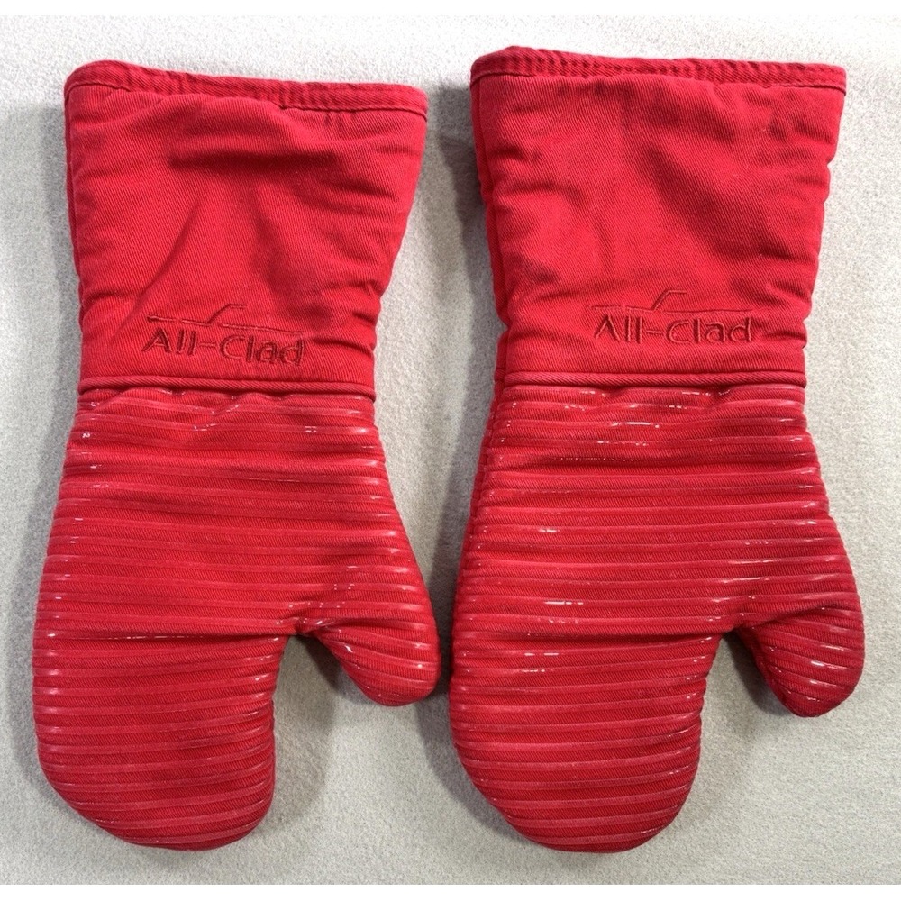 2 All Clad Silicone Oven Mitts: Heat Resistant up to 500 Degrees - RED